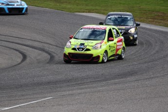 Coupe Nissan Micra à Calabogie