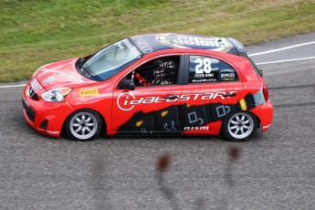 Coupe Nissan Micra à Calabogie