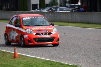 Coupe Nissan Micra à Calabogie