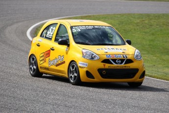 Coupe Nissan Micra à Calabogie