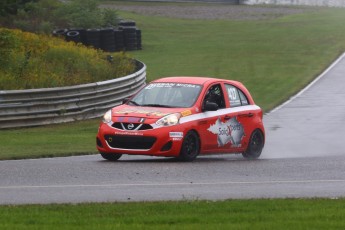 Coupe Nissan Micra à Calabogie