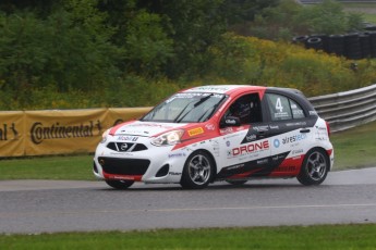 Coupe Nissan Micra à Calabogie