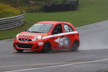 Coupe Nissan Micra à Calabogie