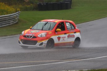 Coupe Nissan Micra à Calabogie