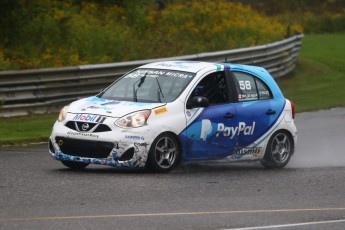 Coupe Nissan Micra à Calabogie