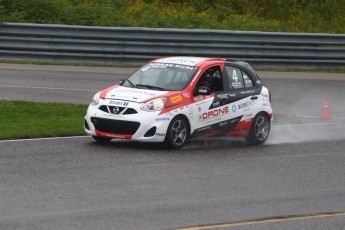 Coupe Nissan Micra à Calabogie