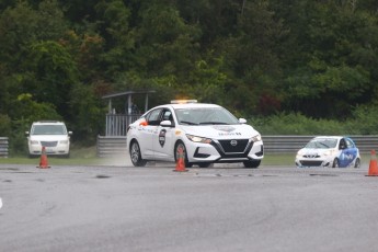 Coupe Nissan Micra à Calabogie