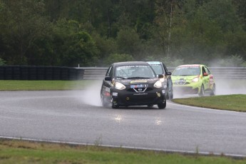 Coupe Nissan Micra à Calabogie