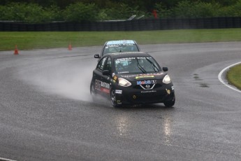 Coupe Nissan Micra à Calabogie