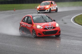 Coupe Nissan Micra à Calabogie