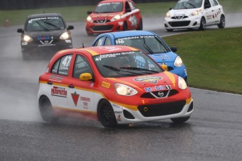 Coupe Nissan Micra à Calabogie