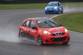 Coupe Nissan Micra à Calabogie