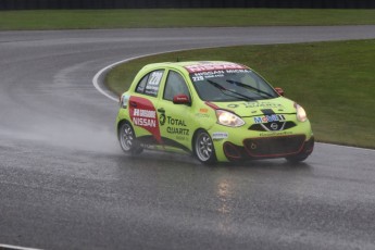 Coupe Nissan Micra à Calabogie