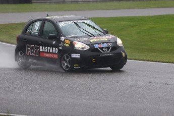 Coupe Nissan Micra à Calabogie