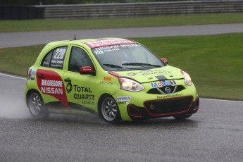 Coupe Nissan Micra à Calabogie