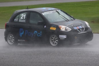 Coupe Nissan Micra à Calabogie