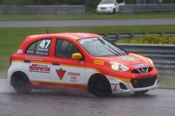 Coupe Nissan Micra à Calabogie