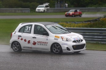 Coupe Nissan Micra à Calabogie