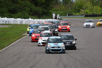 Coupe Nissan Micra à Calabogie