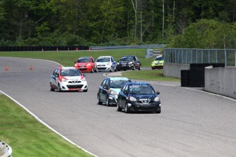 Coupe Nissan Micra à Calabogie