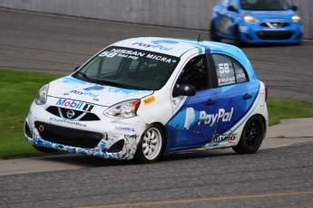 Coupe Nissan Micra à Calabogie