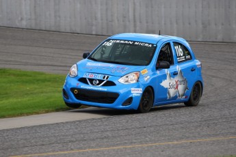 Coupe Nissan Micra à Calabogie