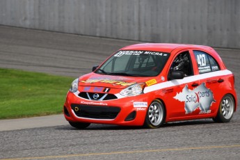 Coupe Nissan Micra à Calabogie