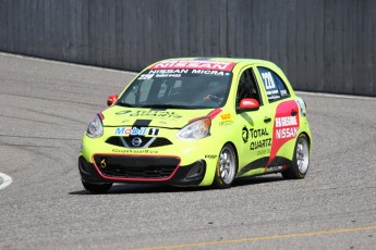 Coupe Nissan Micra à Calabogie