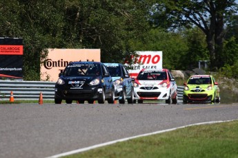 Coupe Nissan Micra à Calabogie
