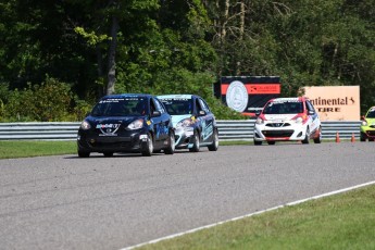 Coupe Nissan Micra à Calabogie