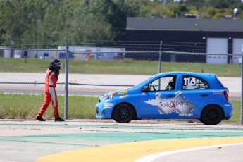 Coupe Nissan Micra à ICAR