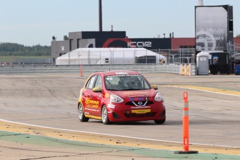 Coupe Nissan Micra à ICAR