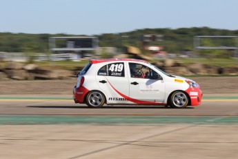 Coupe Nissan Micra à ICAR