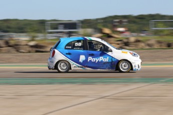 Coupe Nissan Micra à ICAR