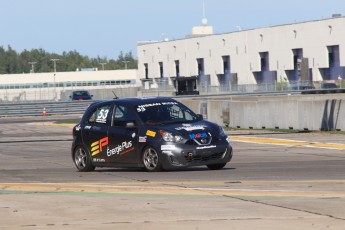 Coupe Nissan Micra à ICAR