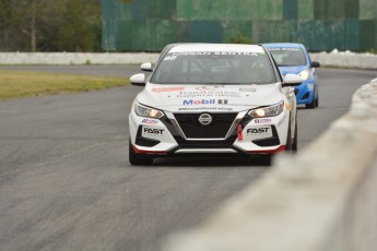 Coupe Nissan Sentra à Shannonville