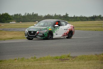 Coupe Nissan Sentra à Shannonville