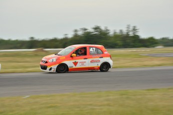 Coupe Nissan Sentra à Shannonville