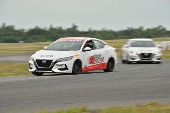 Coupe Nissan Sentra à Shannonville