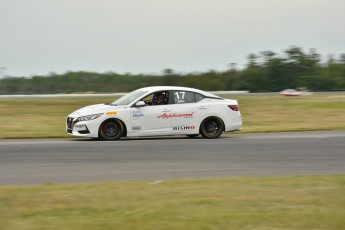 Coupe Nissan Sentra à Shannonville