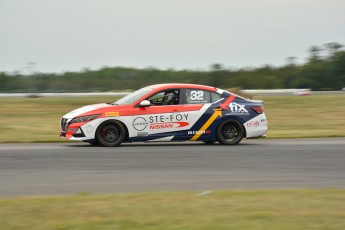 Coupe Nissan Sentra à Shannonville