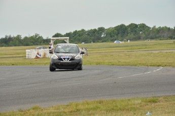 Coupe Nissan Sentra à Shannonville