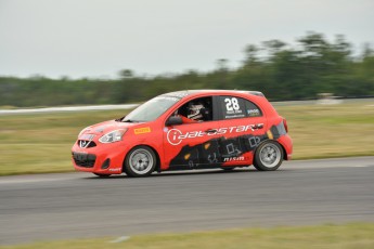 Coupe Nissan Sentra à Shannonville