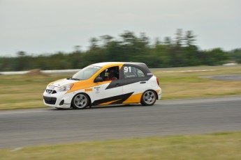 Coupe Nissan Sentra à Shannonville