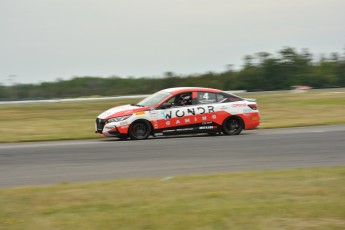 Coupe Nissan Sentra à Shannonville