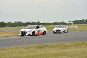 Coupe Nissan Sentra à Shannonville