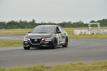 Coupe Nissan Sentra à Shannonville