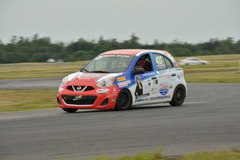 Coupe Nissan Sentra à Shannonville