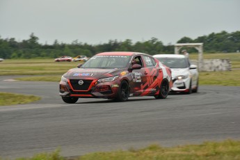 Coupe Nissan Sentra à Shannonville