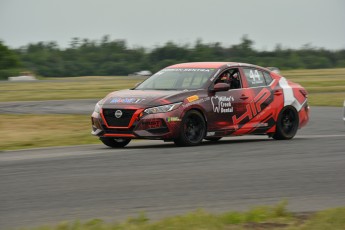 Coupe Nissan Sentra à Shannonville